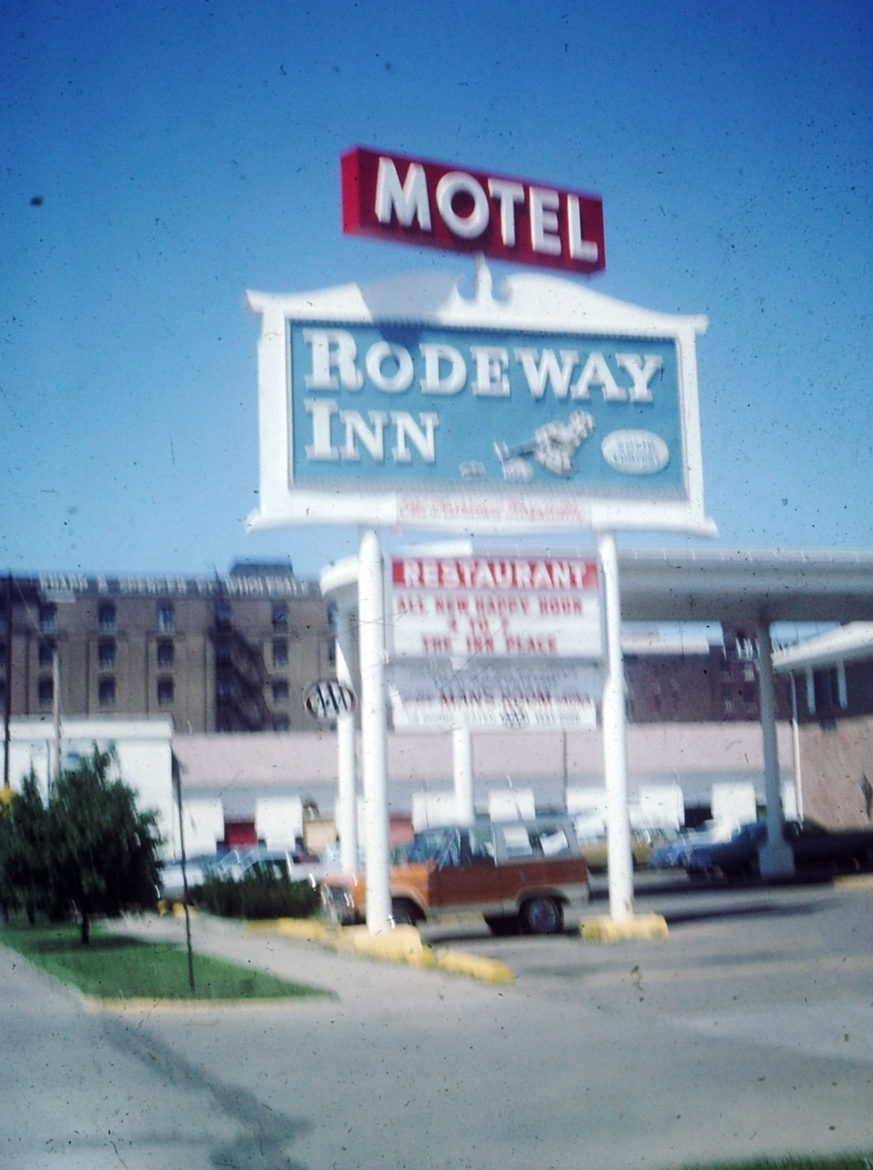 Rodeway Inn, 1972